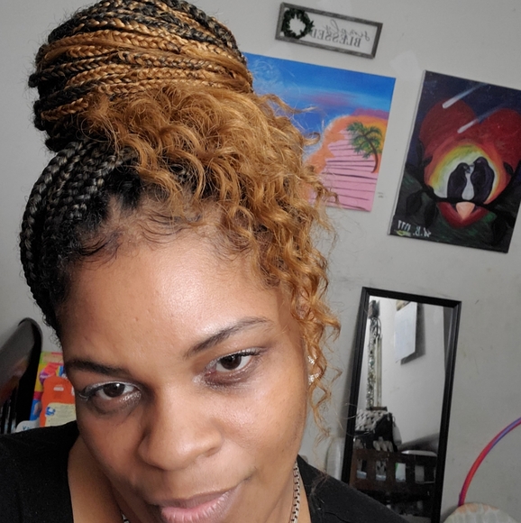 Meet your Posher, Sharcarin - Picture 2 of 2